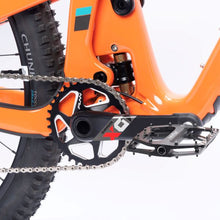 Load image into Gallery viewer, CH19SD32S11-01 on bike tn