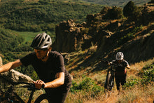 Load image into Gallery viewer, Giro Montaro Mips III Lifestyle 5