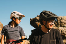 Load image into Gallery viewer, Giro Montaro Mips III Lifestyle 6