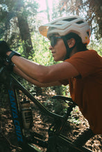 Load image into Gallery viewer, Giro Montaro Mips III Lifestyle 8