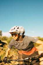 Load image into Gallery viewer, Giro Montaro Mips III Lifestyle 7