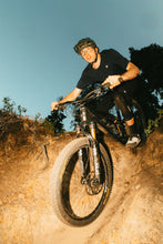 Load image into Gallery viewer, Giro Montaro Mips III Lifestyle 9