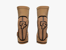 Load image into Gallery viewer, Indy_Knee_Loam_hero_pdpb_m_3x-Card