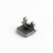 Load image into Gallery viewer, Abbey Decade Mid plate 1/8 chain