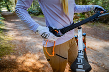 Load image into Gallery viewer, KRS_Quick Fit MTB Tow Rope_Wearable 1
