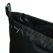 Load image into Gallery viewer, 00_Drybag_10_8L 2 Tn
