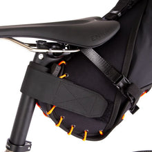 Load image into Gallery viewer, 00_8L_Saddle Bag5 tn
