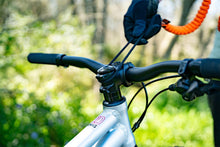 Load image into Gallery viewer, KRS_MTB Tow Rope_Orange_fitting 2
