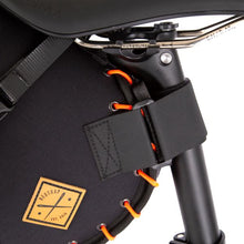 Load image into Gallery viewer, 00_14L_Saddle Bag6 tn

